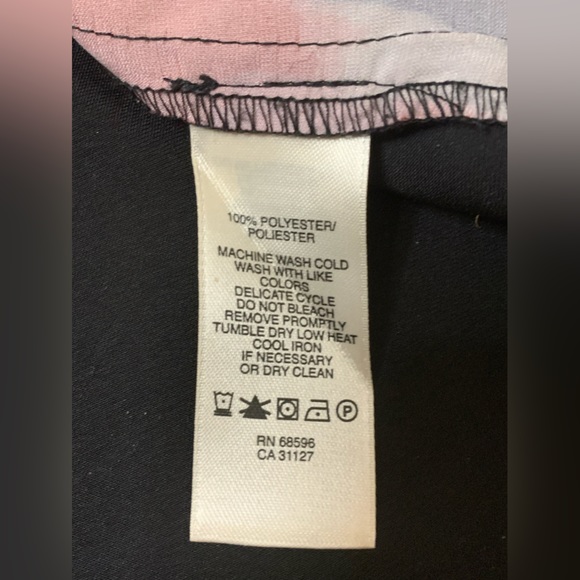 Vintage DKNY Jeans woman’s cold shoulder red and black short sleeve blouse - Picture 4 of 5